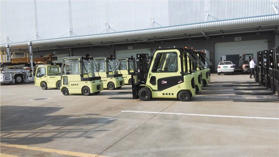 中國(guó)南方航空采購(gòu)杭州叉車(chē)案例