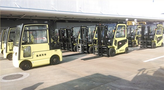 中國(guó)南方航空采購(gòu)杭州叉車(chē)案例