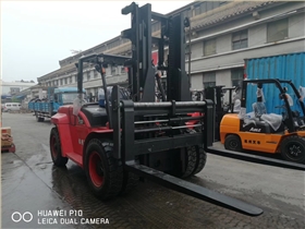 10噸內(nèi)燃叉車X系列-帶側(cè)移，實(shí)拍圖