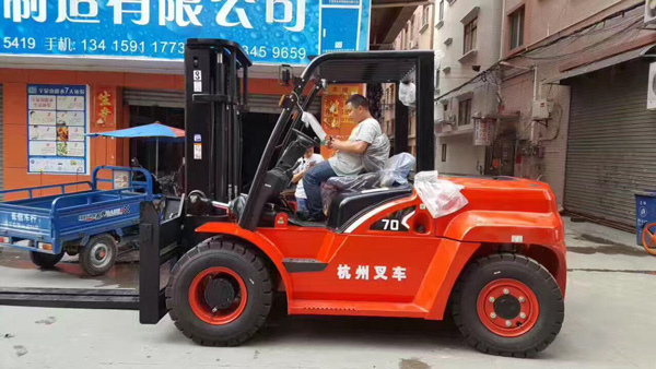 杭州叉車大修周期及配件清單