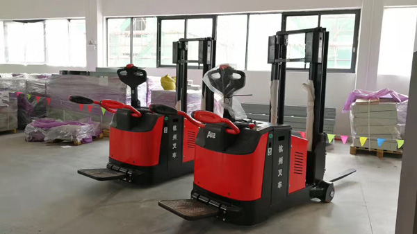 杭州叉車貨架與叉車操作注意事項
