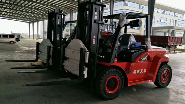 X系列內(nèi)燃叉車-順博鋁業(yè)，會旋轉(zhuǎn)的